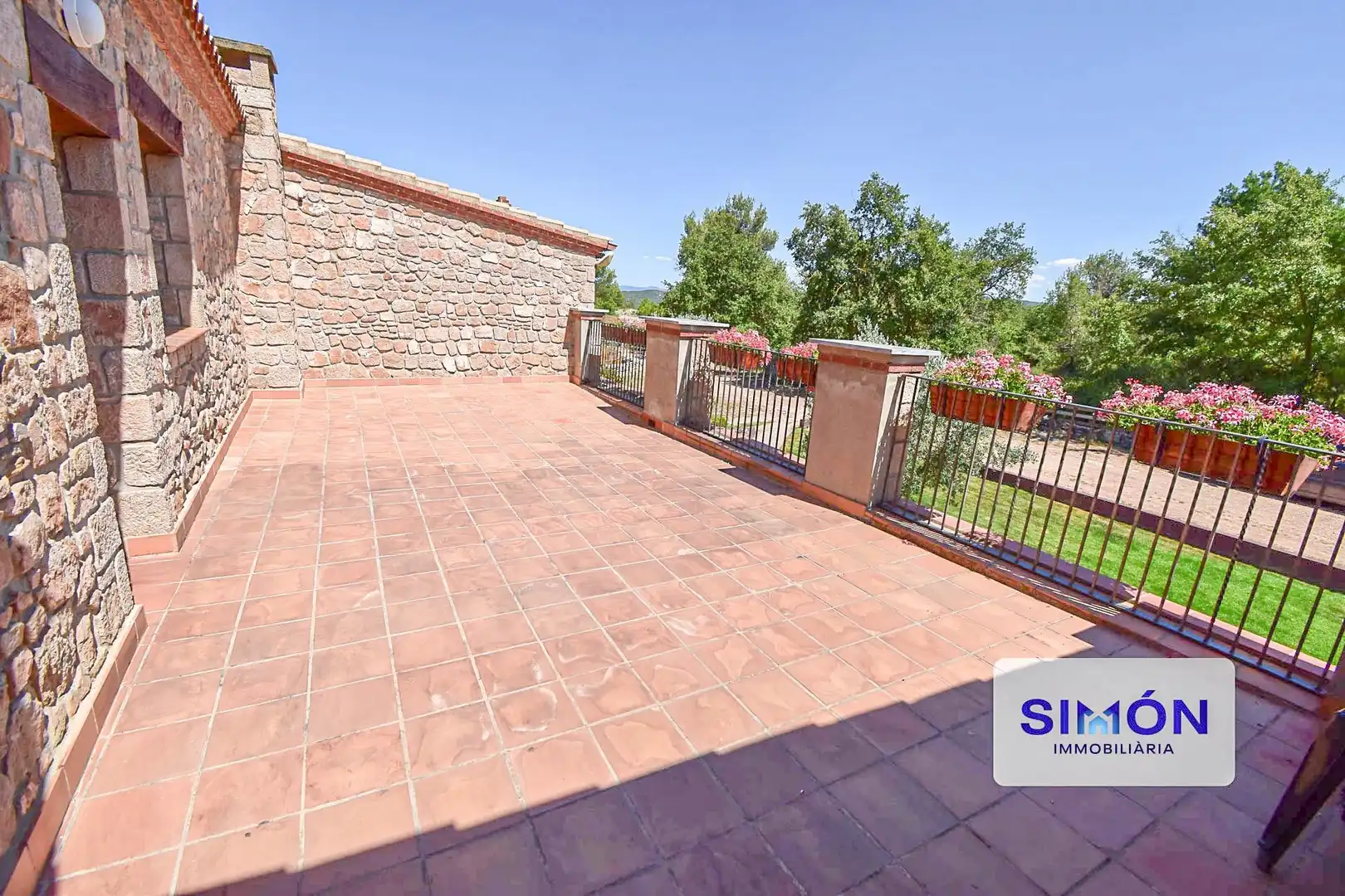 Terrassa de Finca rústica en venda en Sant Pere Sallavinera amb Aire condicionat, Calefacció i Terrassa