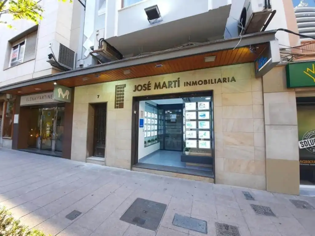 Vista exterior de Casa o xalet en venda en Carcaixent amb Aire condicionat, Terrassa i Piscina