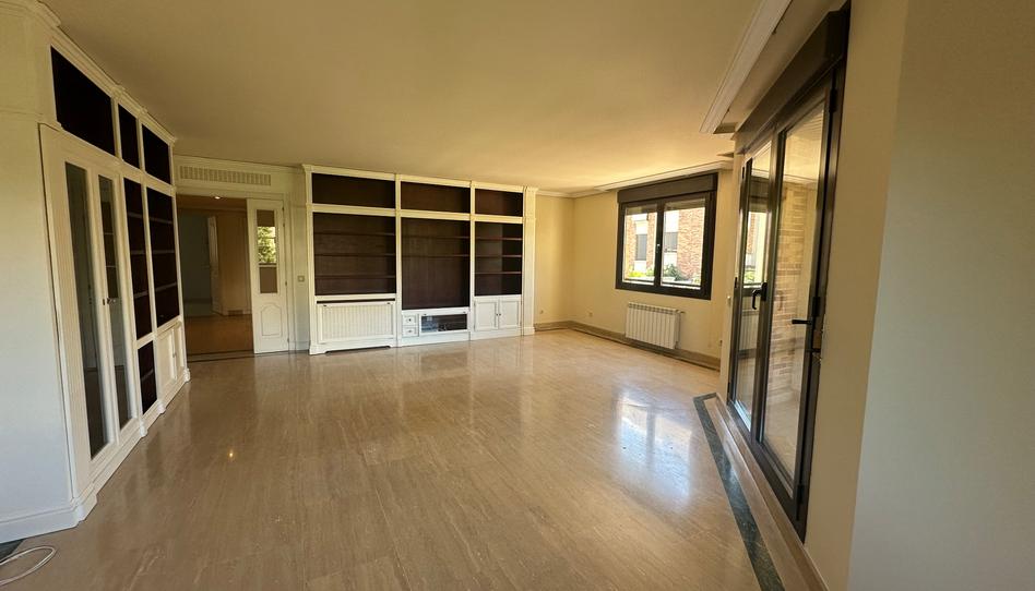 Photo 1 of Flat to rent in Calle Coto Blanco, Zona Monte El Pilar, Madrid