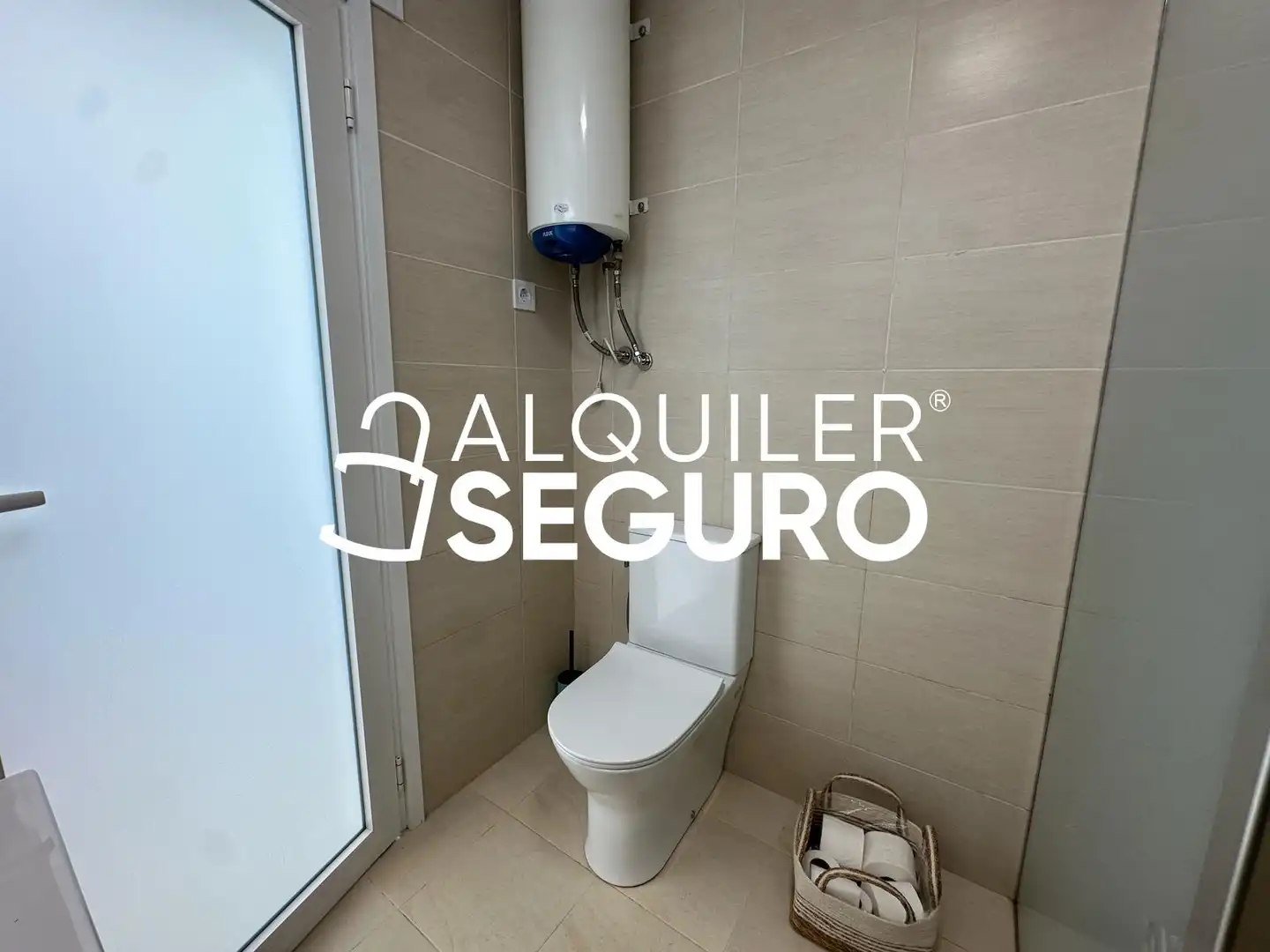 Baño de Piso de alquiler en Valencia con Aire acondicionado, Terraza y Amueblado