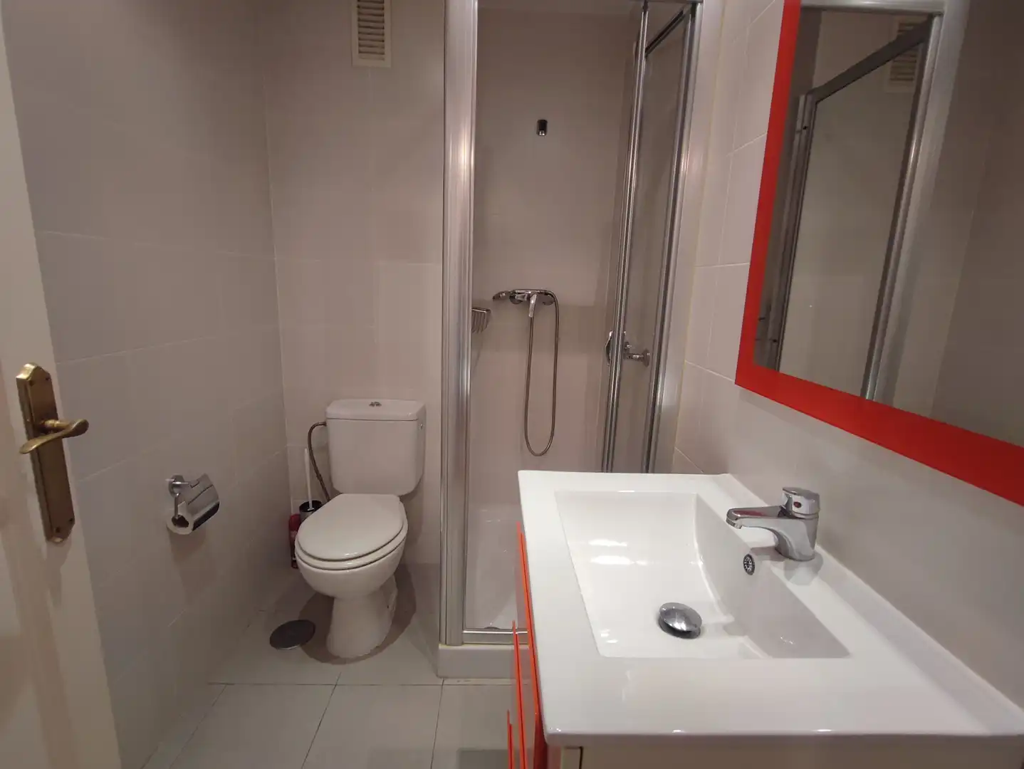 Baño de Piso de alquiler en Madrid con Aire acondicionado, Calefacción y Terraza