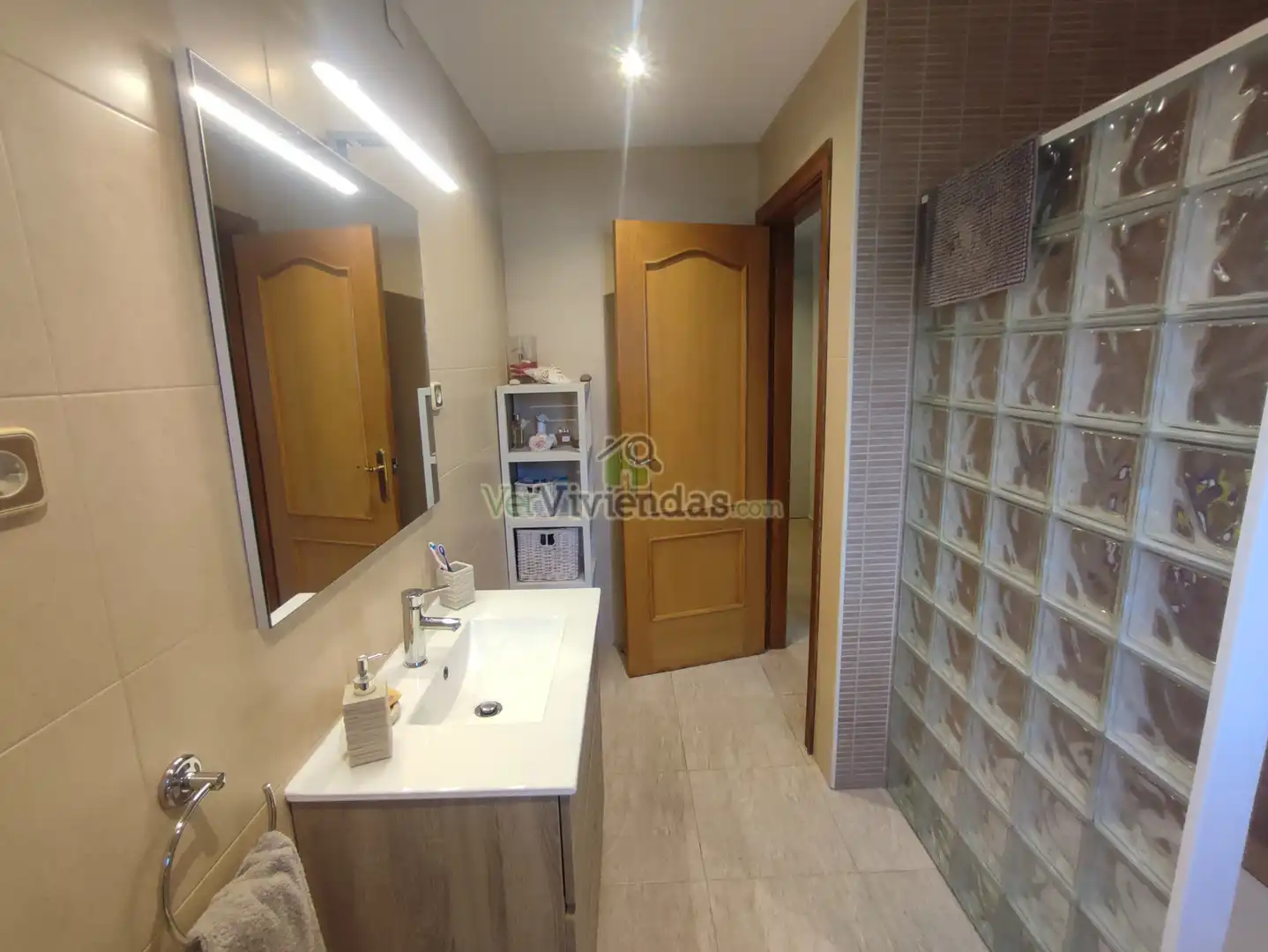 Baño de Casa o chalet en venta en Vallirana con Aire acondicionado, Calefacción y Jardín privado
