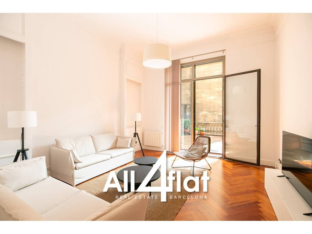 Vista exterior de Pis de lloguer en  Barcelona Capital amb Aire condicionat, Parquet i Moblat