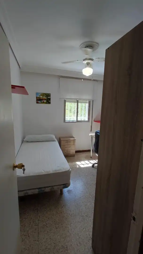 Bedroom of Flat for rent in Sevilla  with Air Conditioner and Furnished