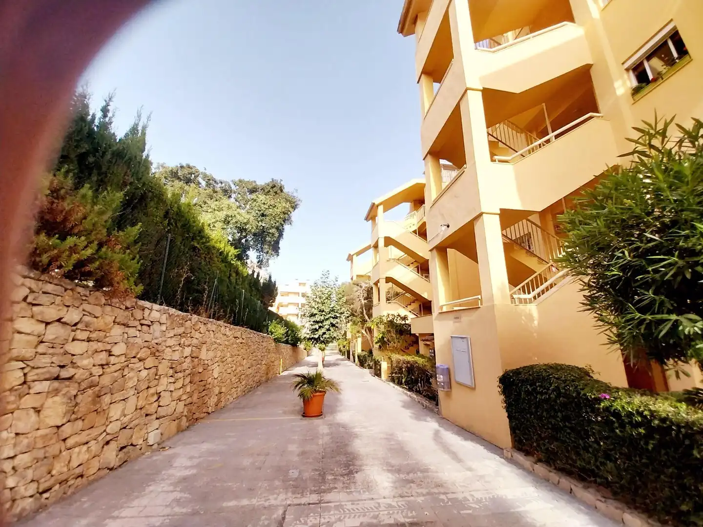 Vista exterior de Àtic en venda en Mijas amb Aire condicionat, Calefacció i Jardí privat