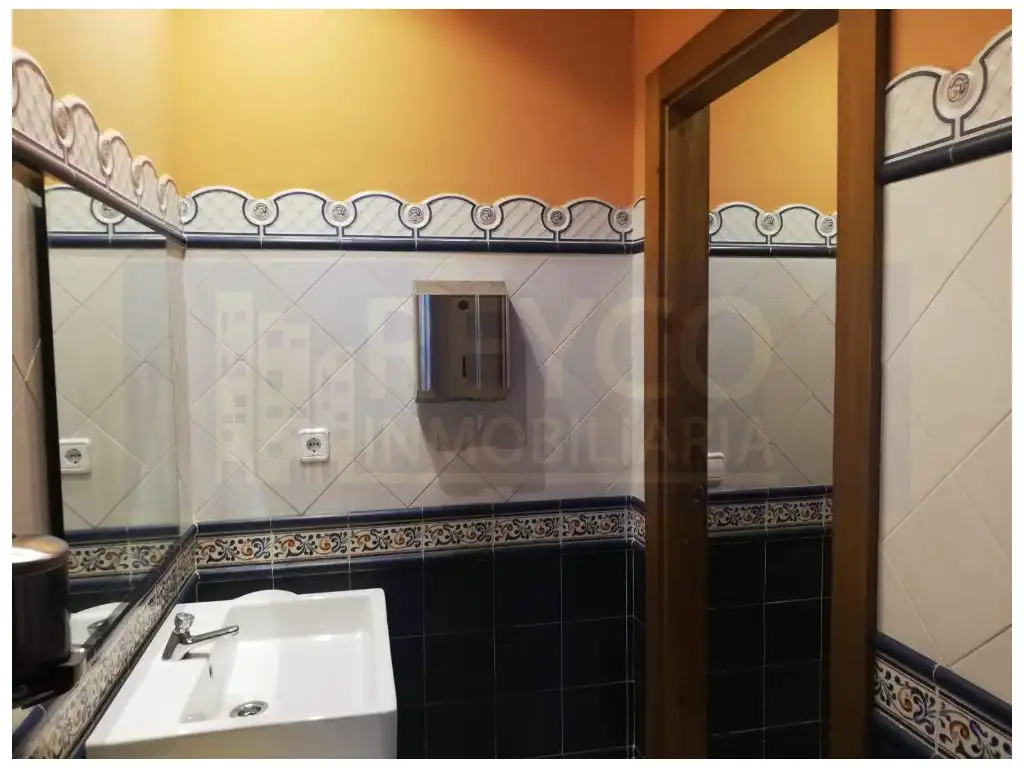 Baño de Local en venta en Sotés