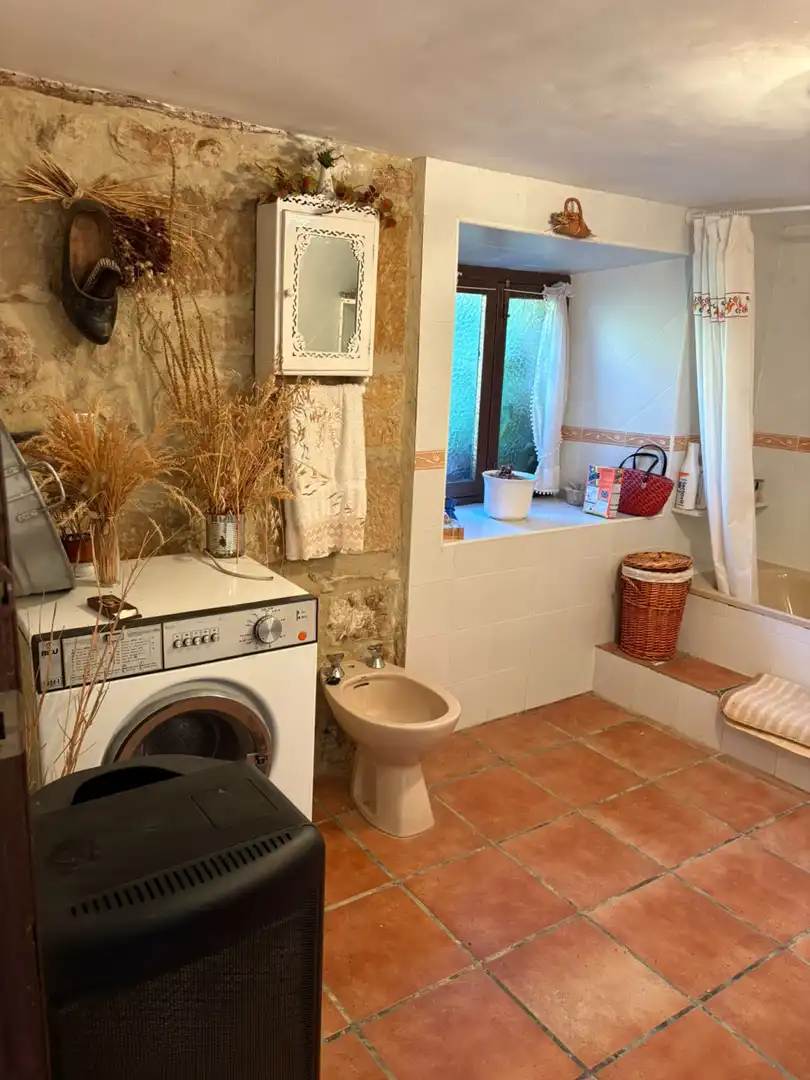 Bathroom of Houses for sale in Aguilar de Campoo  with Heating, Storage room and Furnished