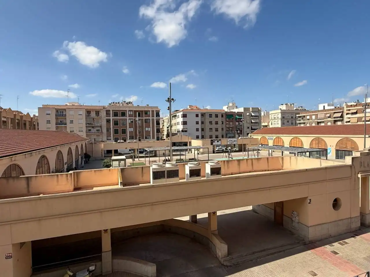 Vista exterior de Pis de lloguer en Elche / Elx amb Aire condicionat, Moblat i Balcó