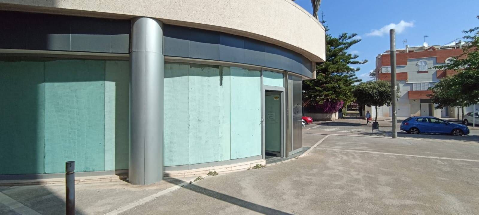 Vista exterior de Local en venda en Castelldefels