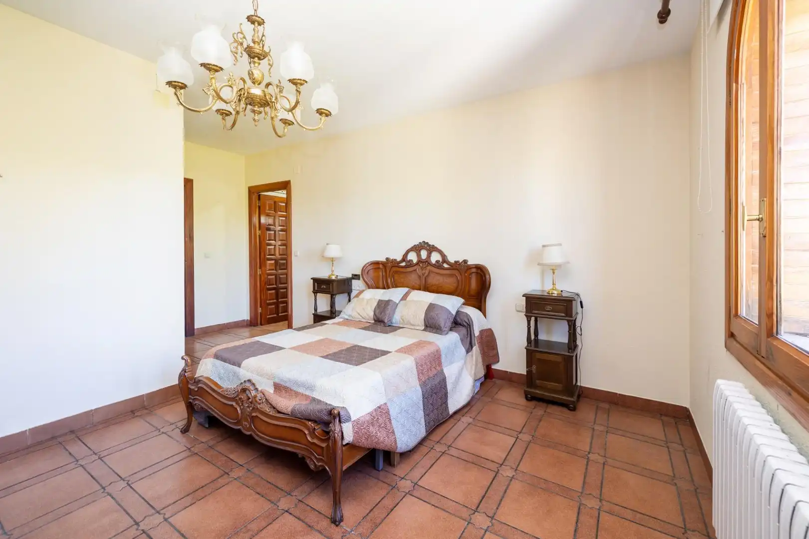 Dormitori de Casa o xalet en venda en Baza amb Aire condicionat, Calefacció i Jardí privat