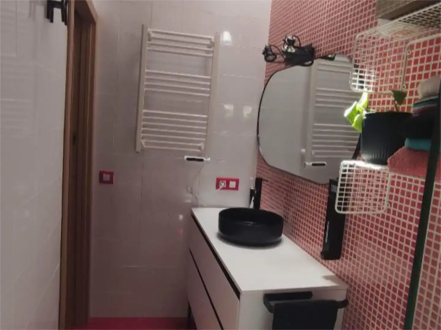 Badezimmer von Erdgeschoss zum Verkauf in Bentarique mit Klimaanlage