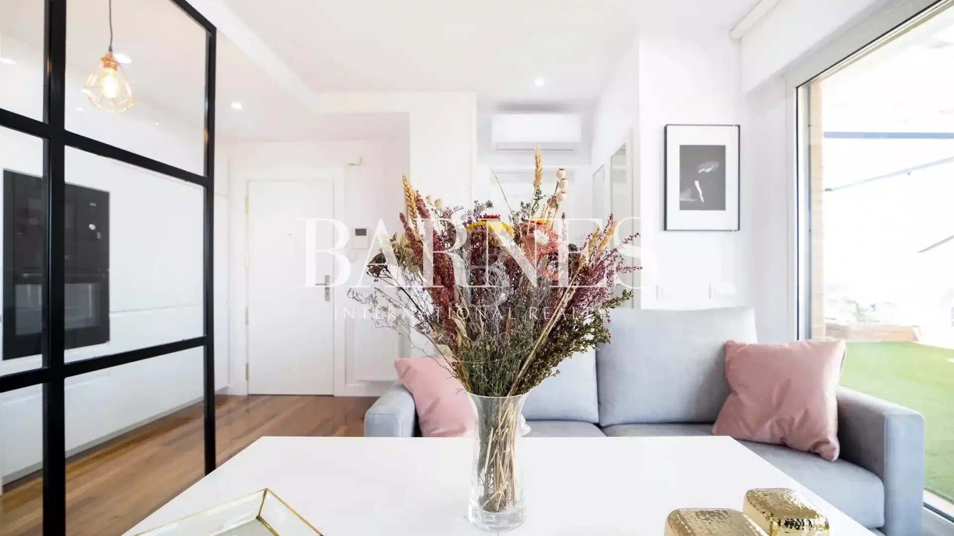 Exterior view of Attic for rent in  Madrid Capital  with Air Conditioner, Heating and Terrace