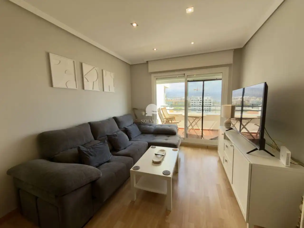 Sala d'estar de Pis de lloguer en Vélez-Málaga amb Aire condicionat, Terrassa i Moblat