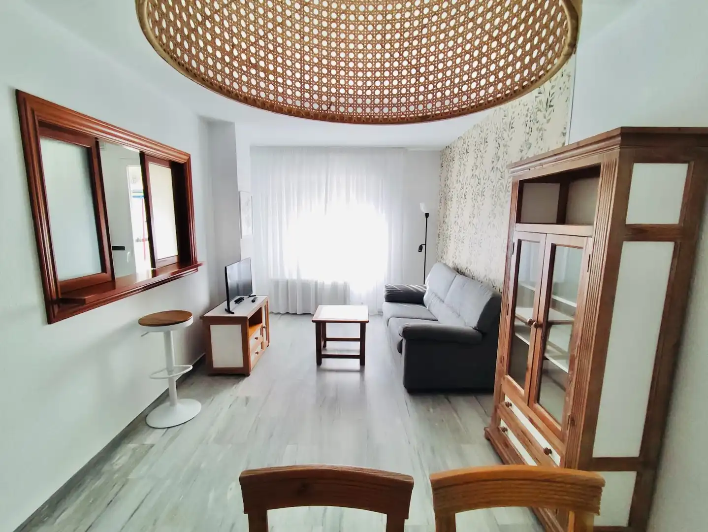 Sala de estar de Apartamento de alquiler en Granada con Aire acondicionado, Calefacción y Amueblado