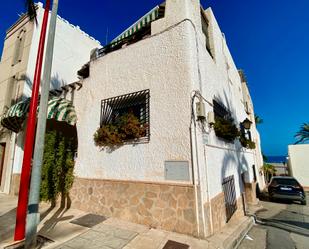 Vista exterior de Casa o xalet en venda en Carboneras amb Aire condicionat, Terrassa i Balcó