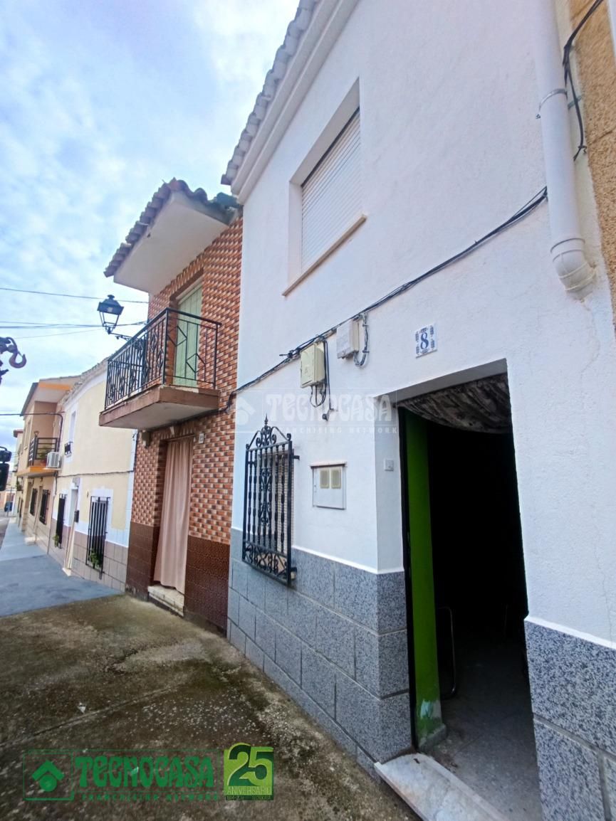 Exterior view of Single-family semi-detached for sale in Huerta de Valdecarábanos  with Heating