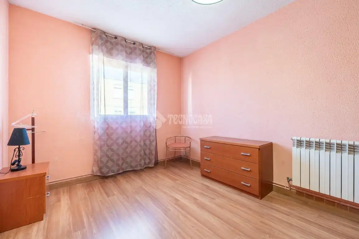 Bedroom of Flat for sale in Madrid