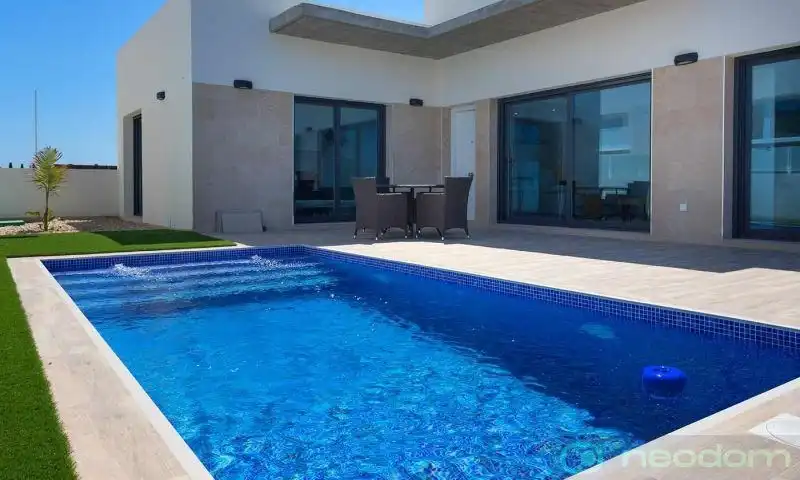 Casa amb piscina en venda a Daya Nueva
