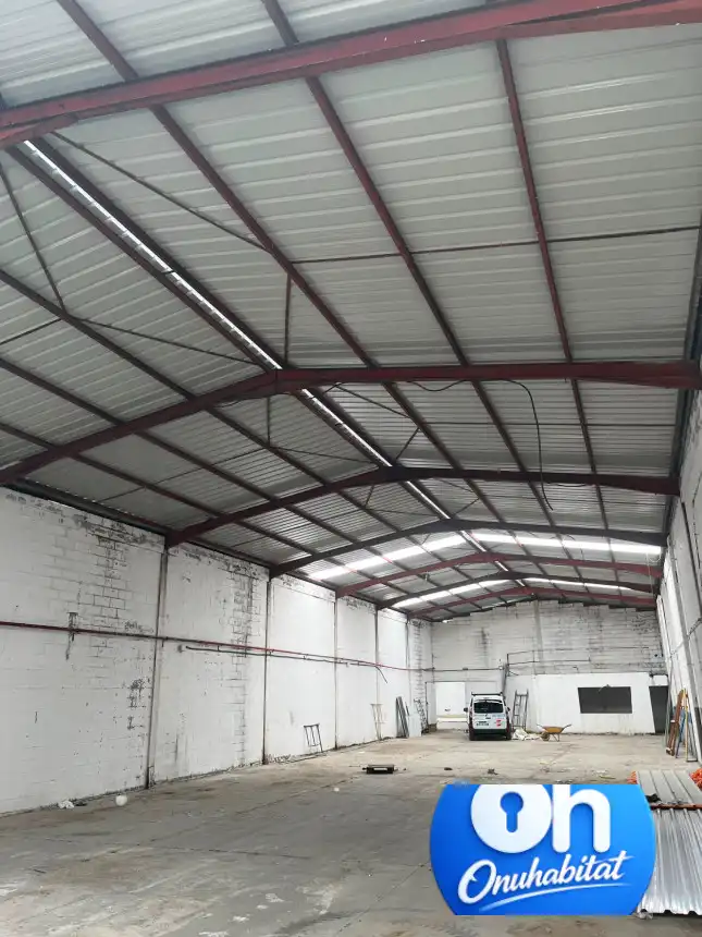 Nave industrial en alquiler en Nuevo Parque - Los Rosales - Tráfico Pesado