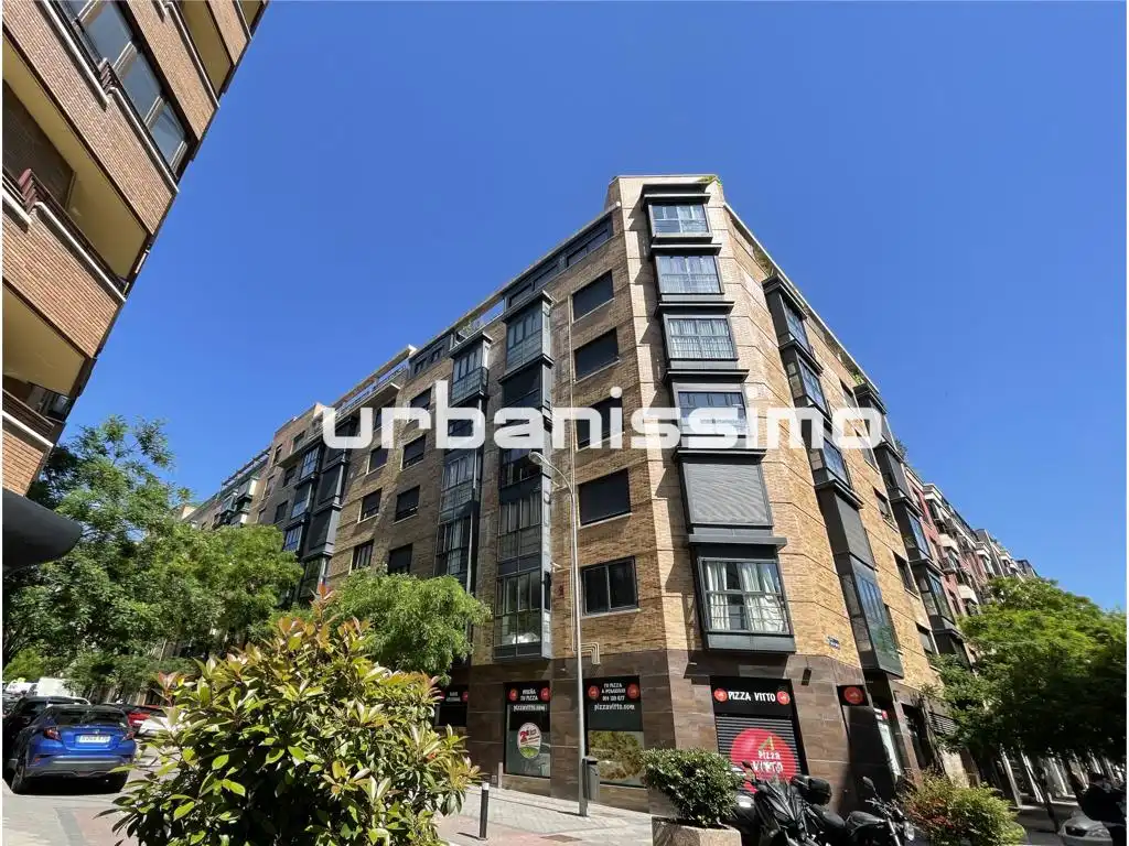 Flat for rent in Calle de Granada, Pacífico