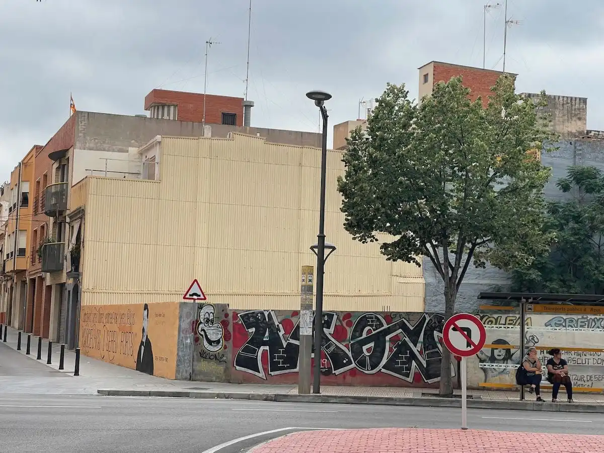 Außenansicht von Gebäude zum Verkauf in Reus