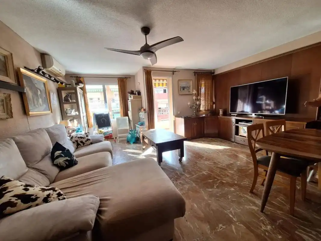 Sala d'estar de Apartament en venda en Alicante / Alacant amb Aire condicionat