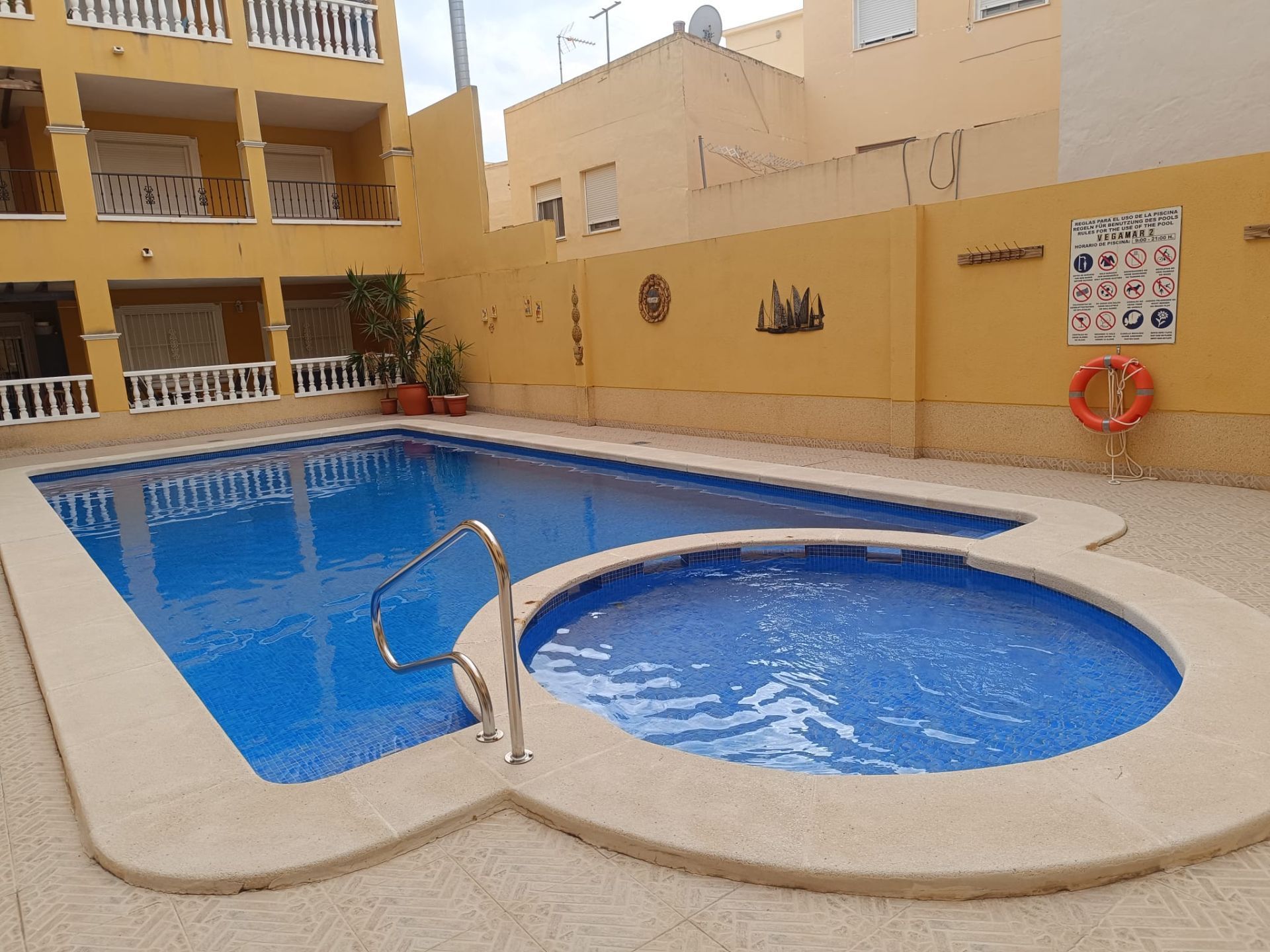 Piscina de Apartament en venda en Rafal amb Aire condicionat, Moblat i Piscina comunitària