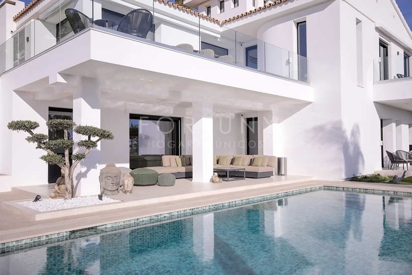 Piscina de Casa o chalet en venta en Marbella con Aire acondicionado, Calefacción y Jardín privado
