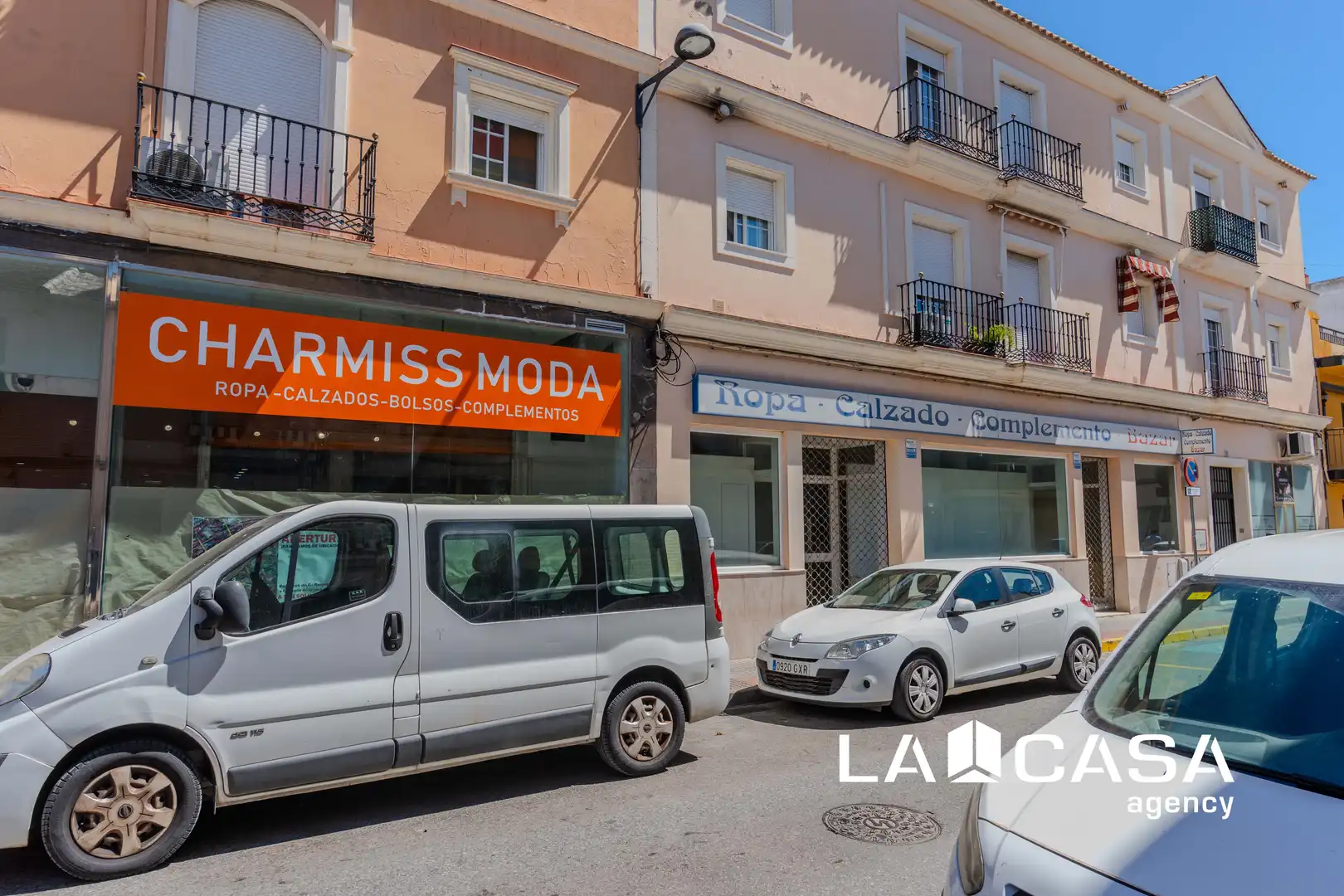 Houses for sale in Dos Hermanas  with Air Conditioner, Terrace and Storage room