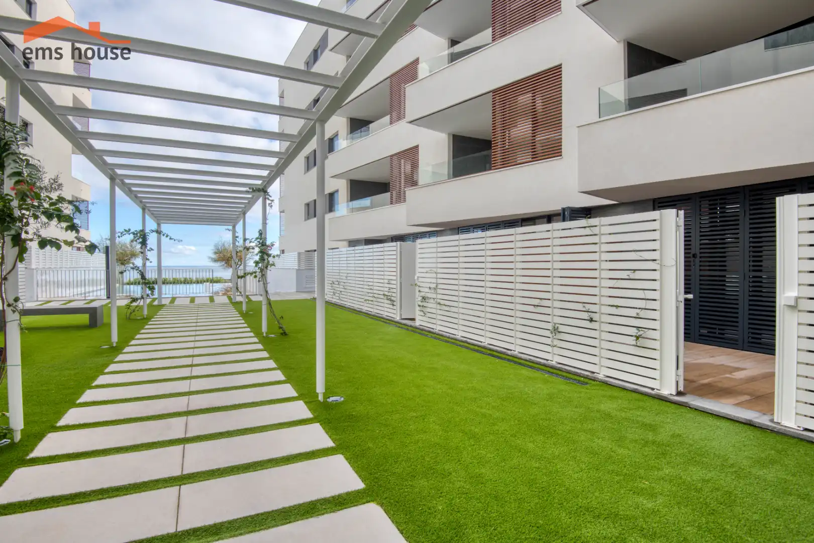 Piano terra di nuova costruzione con piscina in vendita a Passeig de Josep Mundet 9, imagen 3