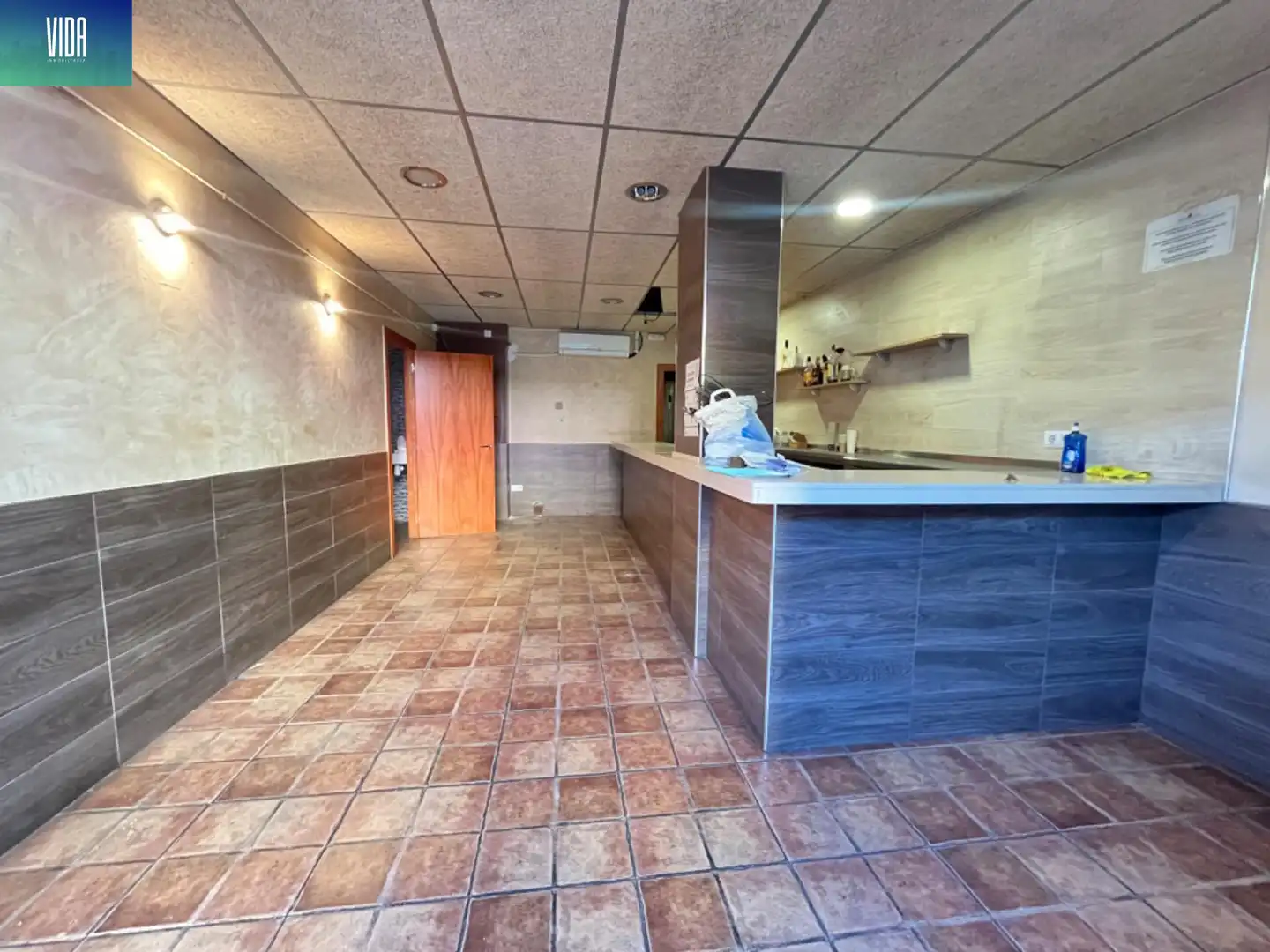 Local comercial en venda a Carrer SANT CRISTOFOL 12, imagen 2