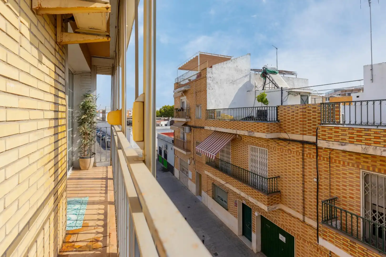 Außenansicht von Wohnung zum Verkauf in Sevilla