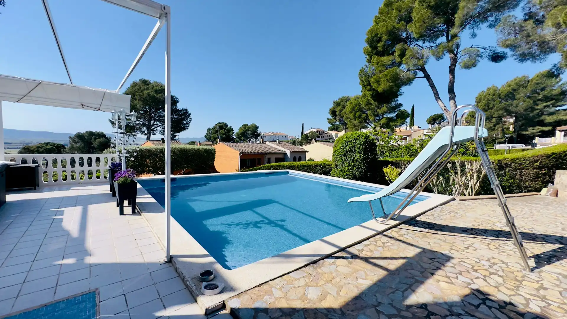 Piscina de Casa o chalet en venta en L'Estartit con Aire acondicionado, Calefacción y Jardín privado