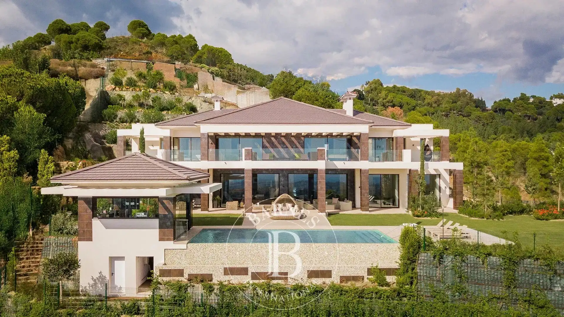 Vista exterior de Casa o chalet en venta en Benahavís con Aire acondicionado, Calefacción y Terraza