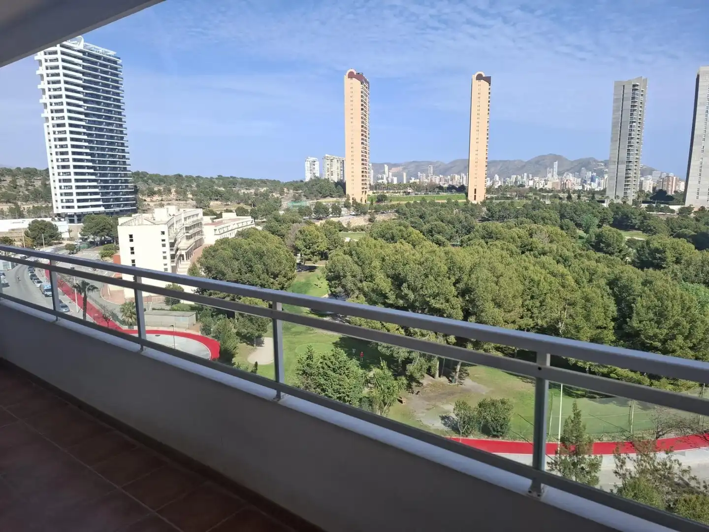 Vista exterior de Apartament de lloguer en Benidorm amb Aire condicionat, Calefacció i Terrassa