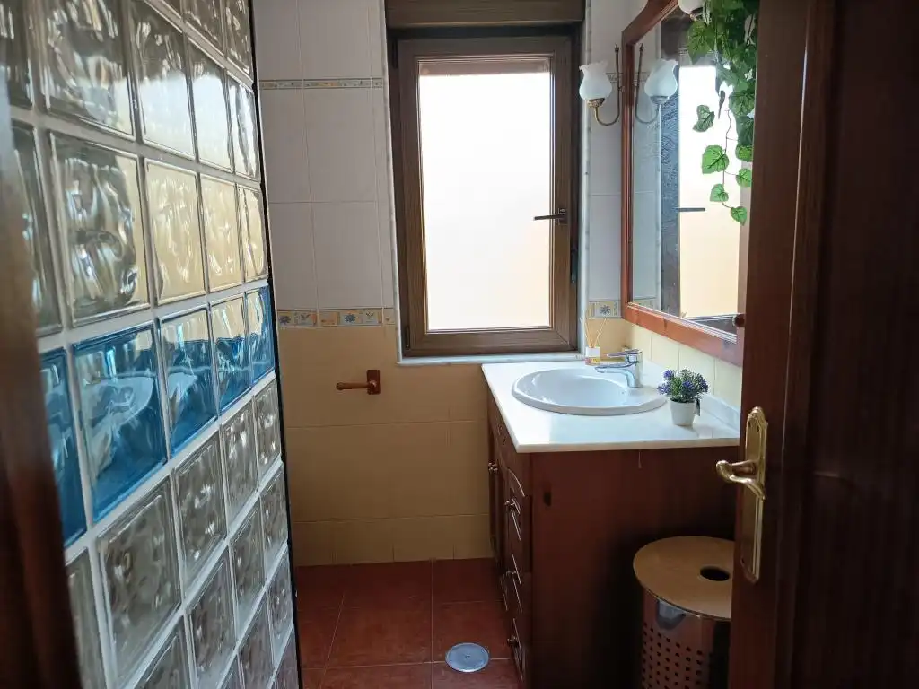 Baño de Casa o chalet en venta en Avilés con Amueblado