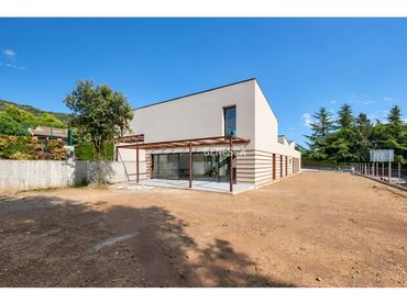 Casa con jardín en venta en Avenida Rocafort 41