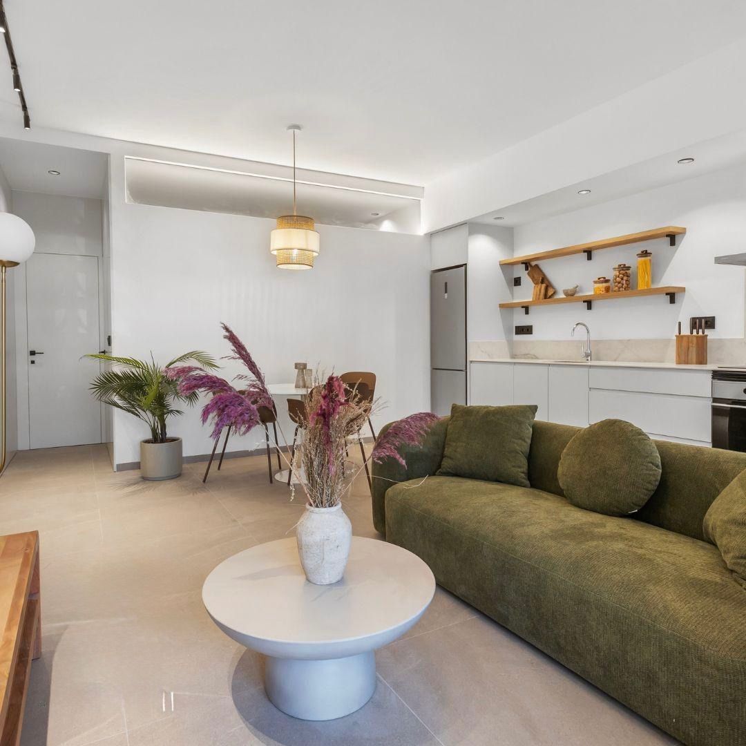 Sala d'estar de Pis de lloguer en Torrevieja amb Aire condicionat, Calefacció i Terrassa