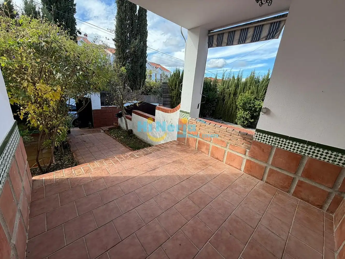 Vista exterior de Casa adosada en venda en La Zubia amb Terrassa i Piscina