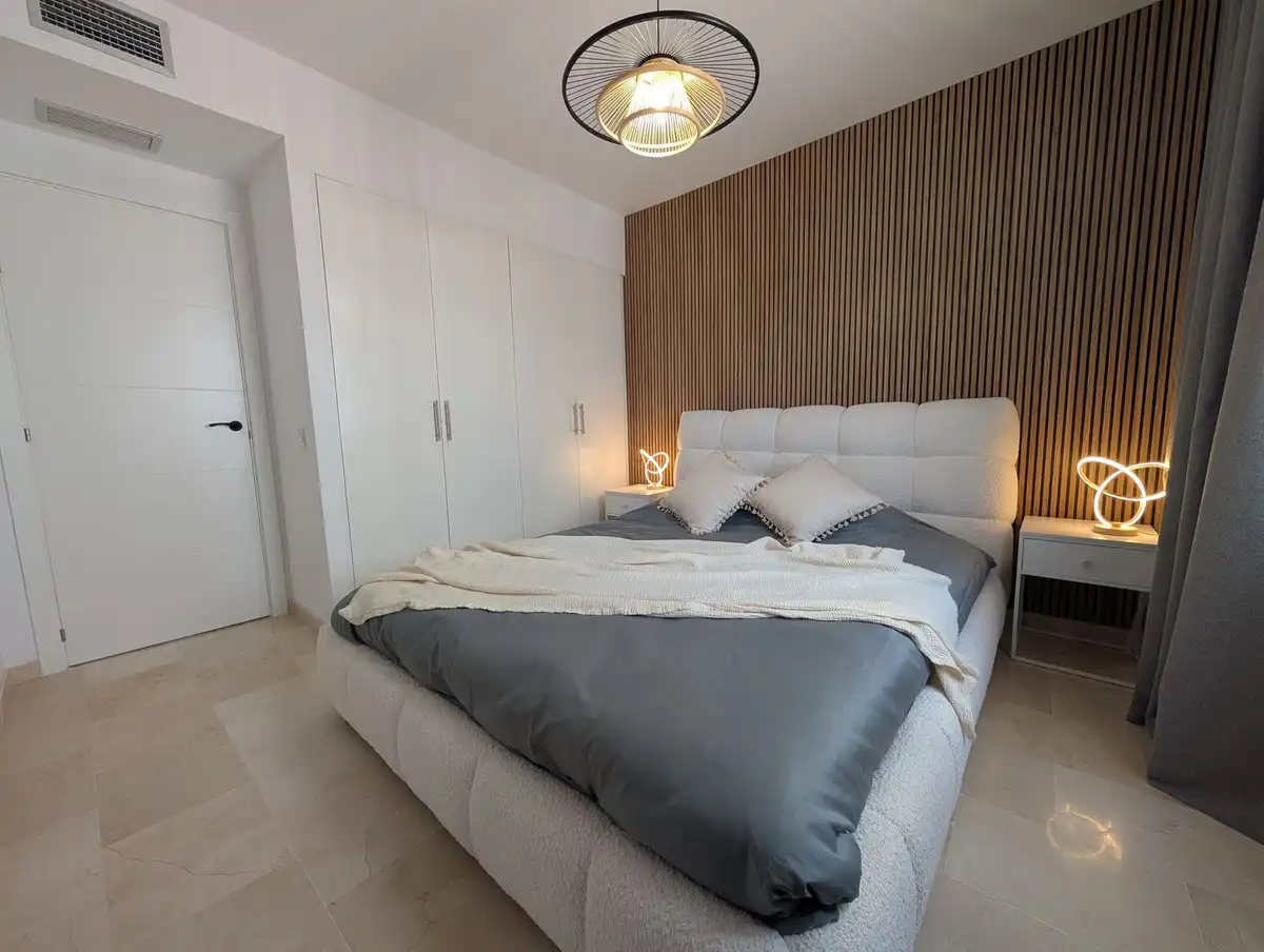 Habitación de Ático en venta en Estepona con Aire acondicionado y Terraza