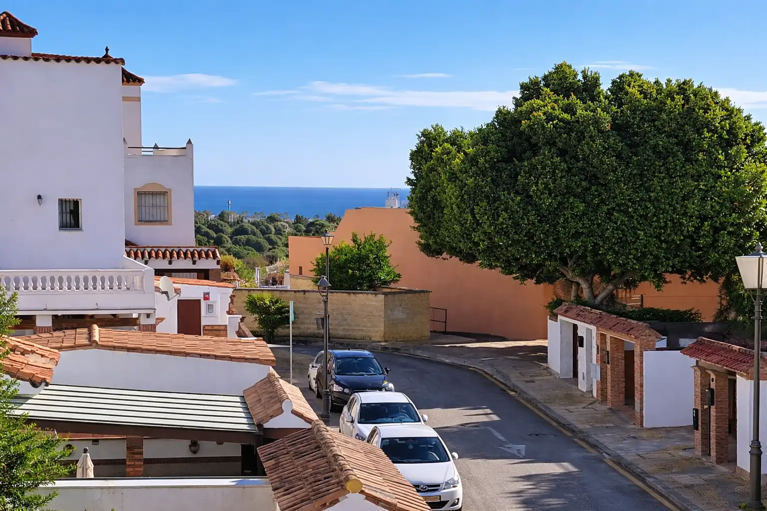 Home with terrace for sale in Estepona Pueblo, imagen 3