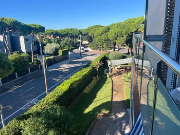Attico con balcone in affitto a Carrer 21 23