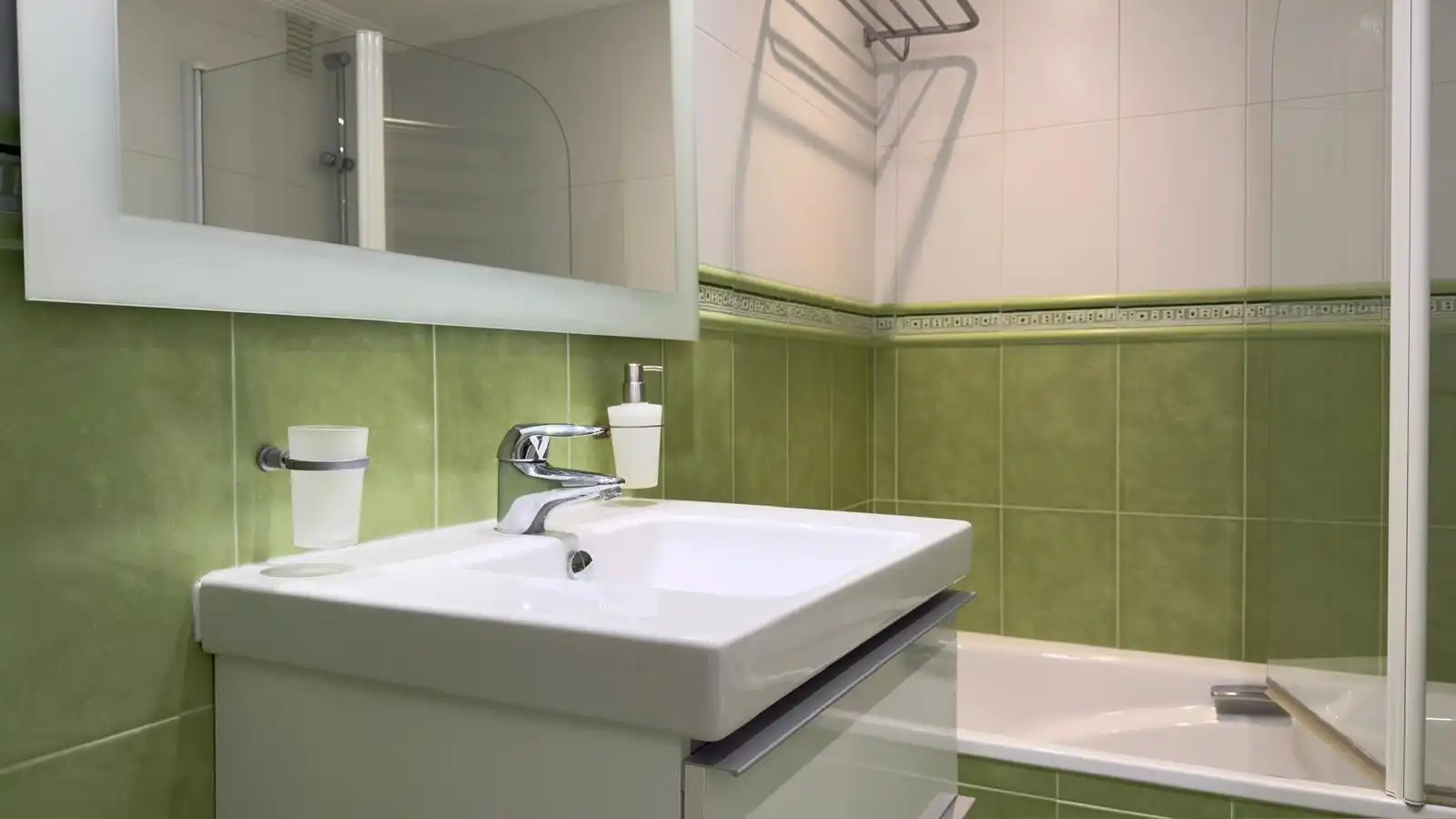 Badezimmer von Wohnung zum Verkauf in Benidorm mit Klimaanlage, Heizung und Terrasse