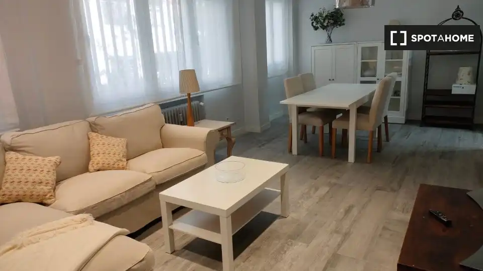 Zimmer in Hispanoamérica - Bernabéu