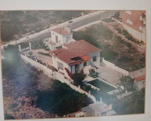 Exterior view of House or chalet for sale in Vilanova i la Geltrú  with Air Conditioner, Heating and Private garden