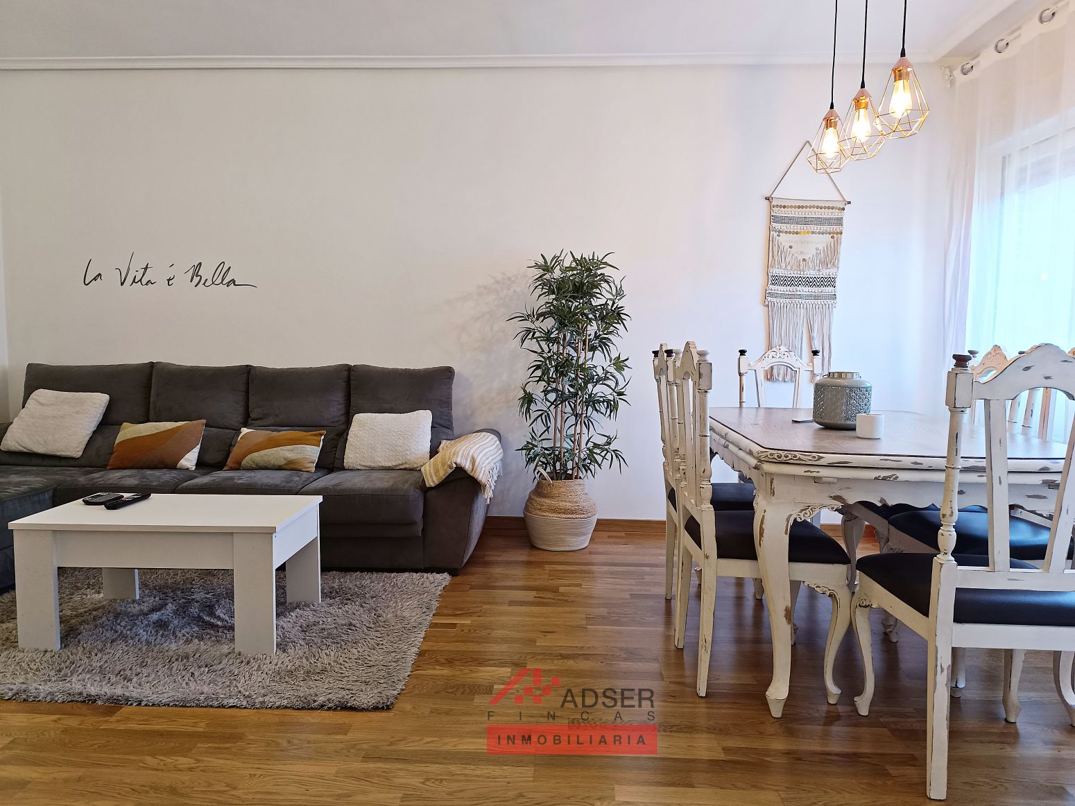 Living room of Single-family semi-detached for sale in Villamediana de Iregua  with Heating, Private garden and Parquet flooring