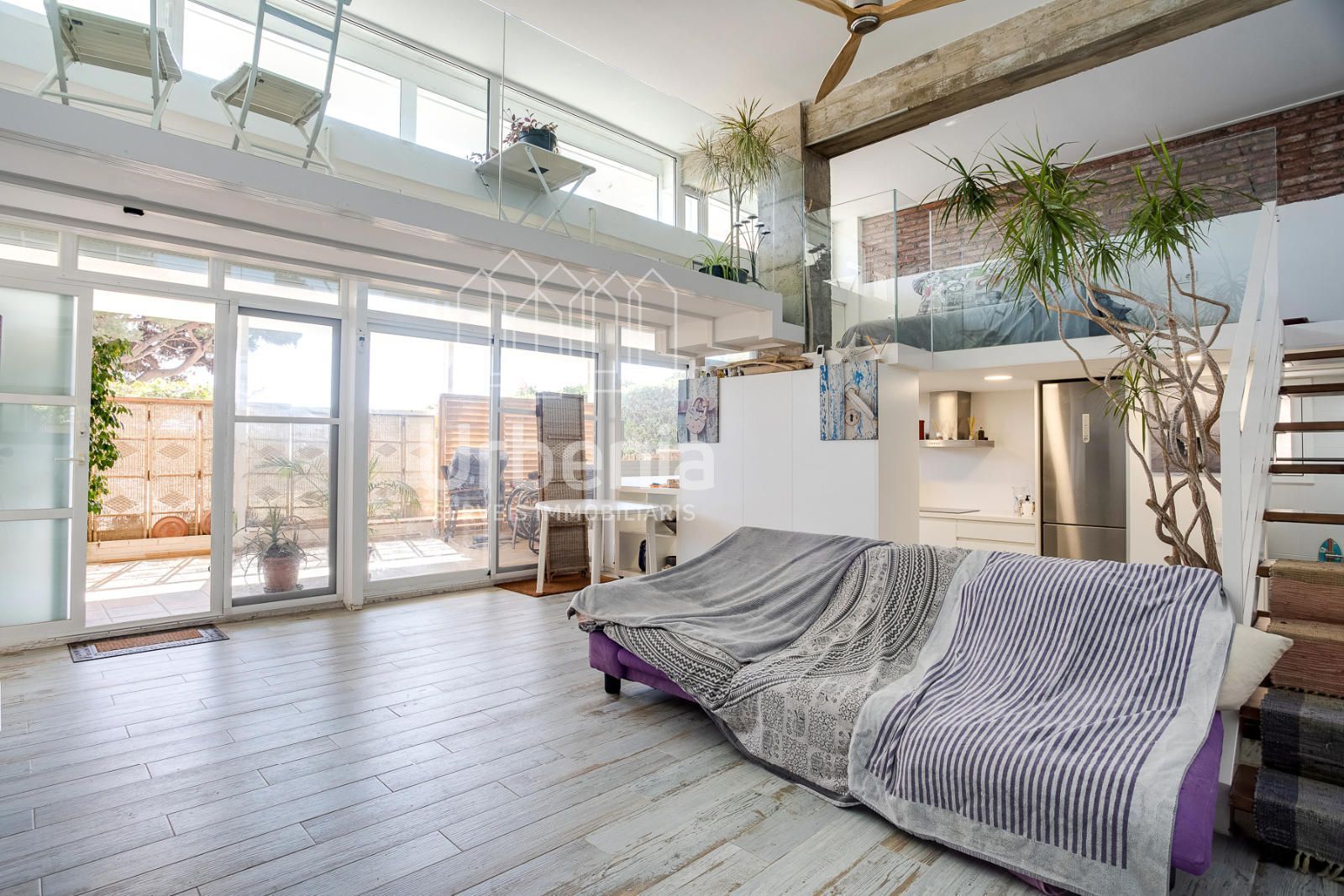 Sala d'estar de Apartament en venda en Sant Vicenç de Montalt amb Aire condicionat, Terrassa i Piscina