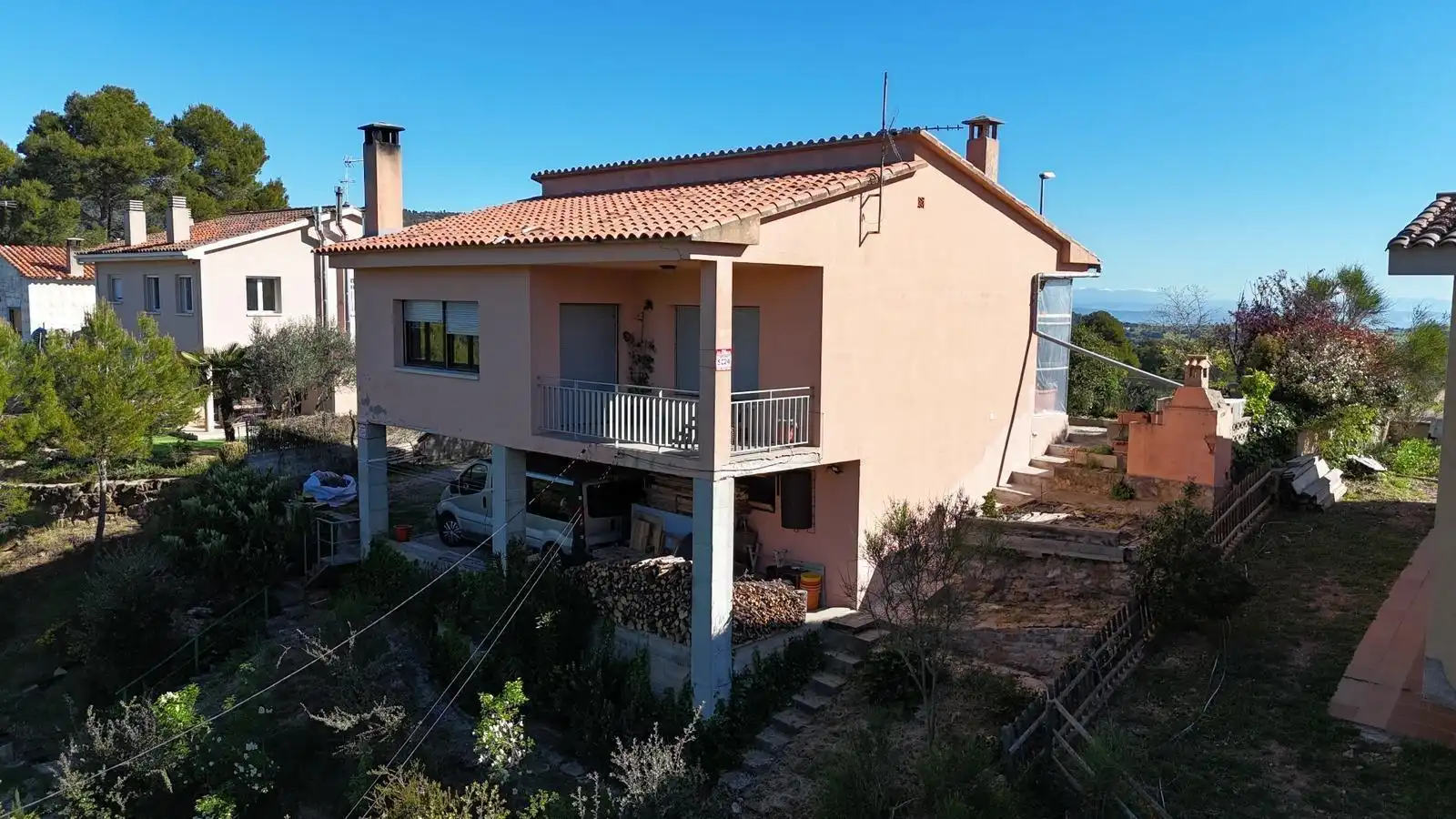 Vista exterior de Finca rústica en venda en Castellfollit del Boix amb Calefacció, Jardí privat i Terrassa