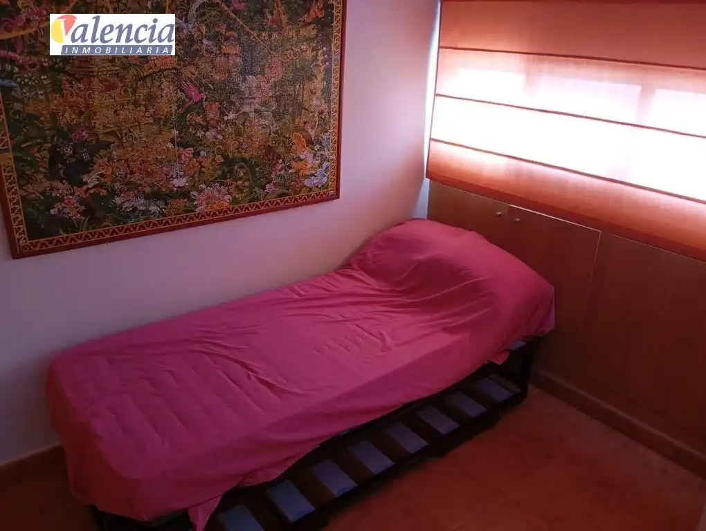 Dormitori de Casa adosada en venda en Bétera amb Jardí privat, Terrassa i Balcó
