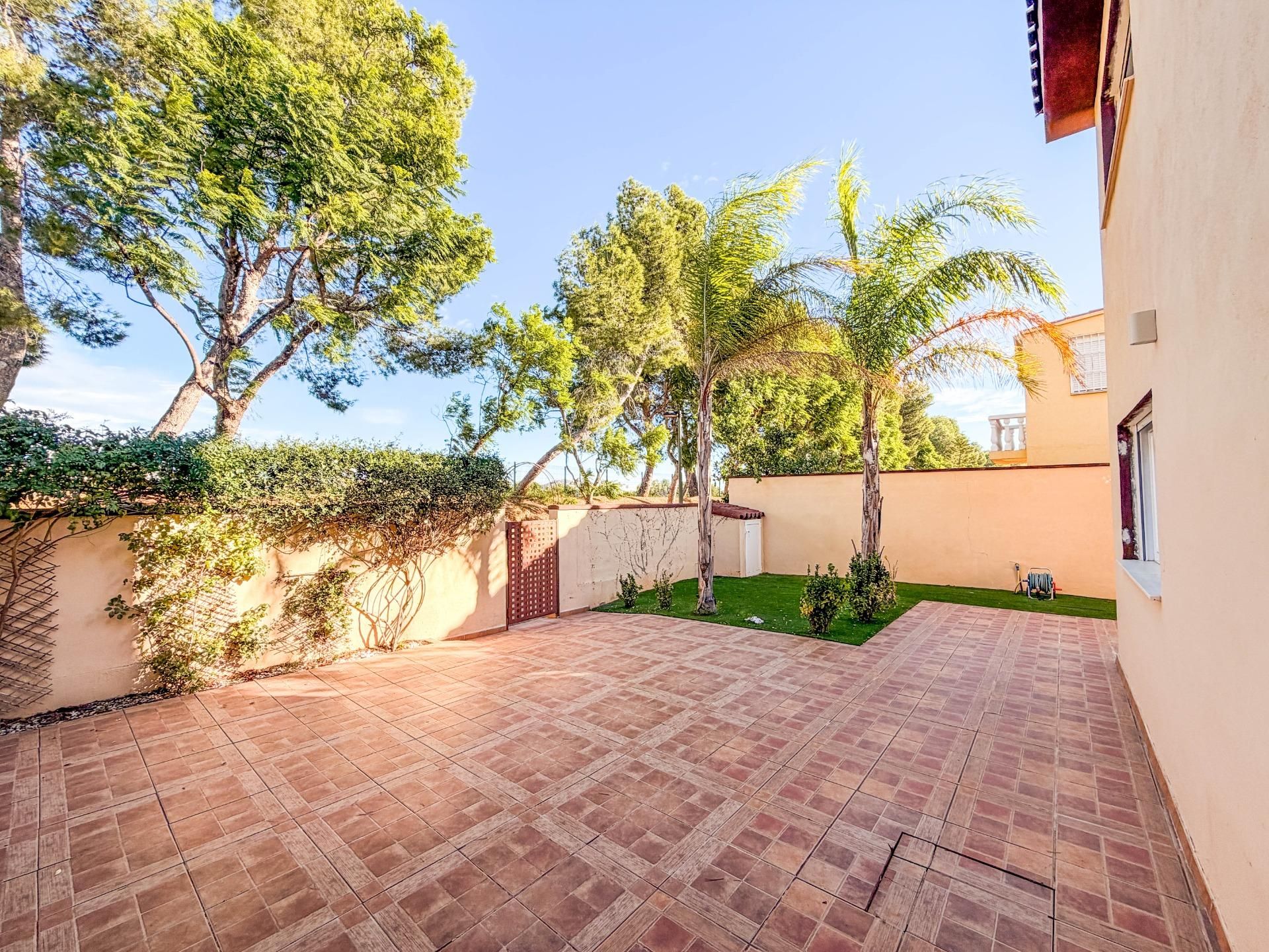 Terrace of House or chalet for sale in Riba-roja de Túria  with Air Conditioner, Heating and Private garden